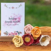 Anyák napi rózsa-mákvirág csokor (6 szál + üdvözlőkártya)