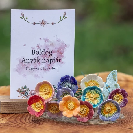 Anyák napi boglárka csokor (12 szál + üdvözlőkártya)